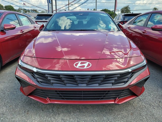 2024 Hyundai Elantra SEL Image 2 of 6