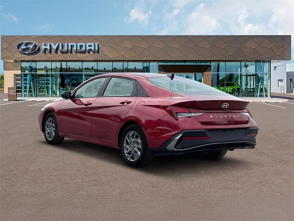 Vehicle image 10 of 19