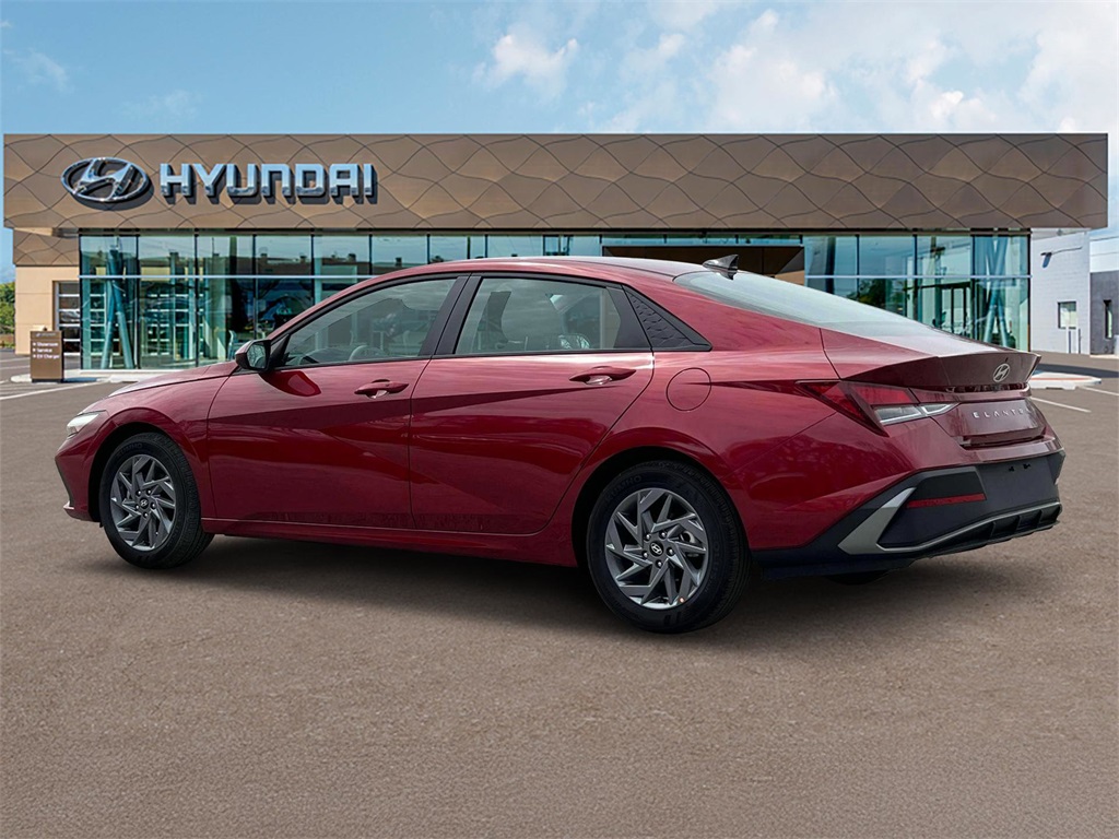 Vehicle image 11 of 19