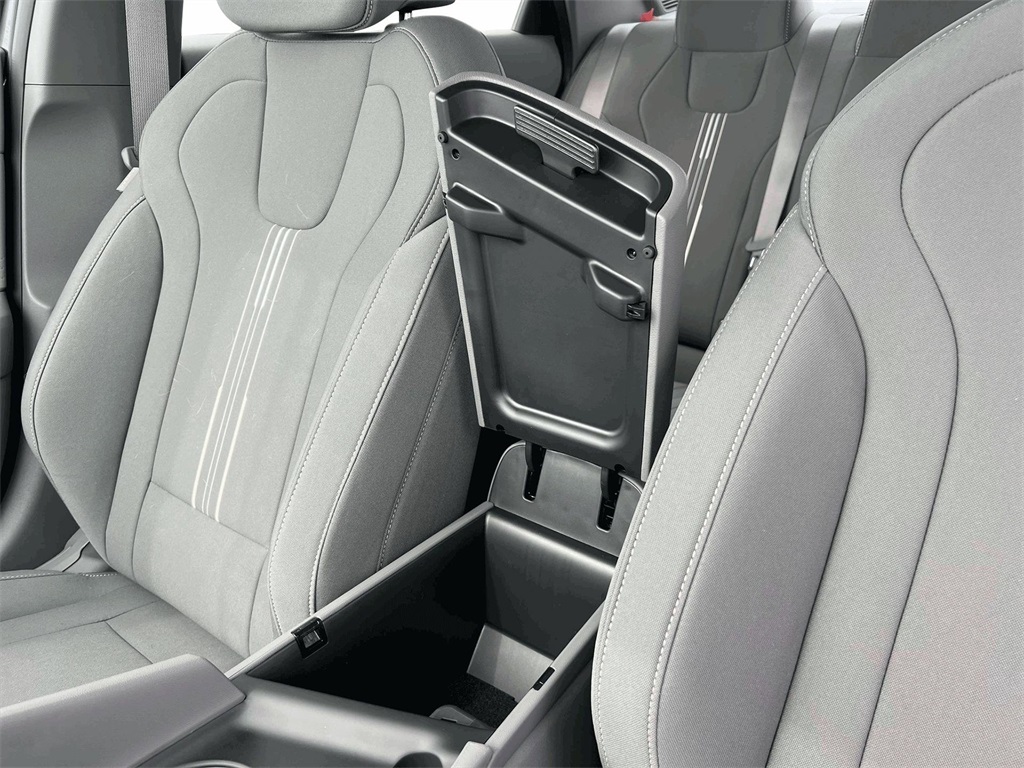 Vehicle image 18 of 19