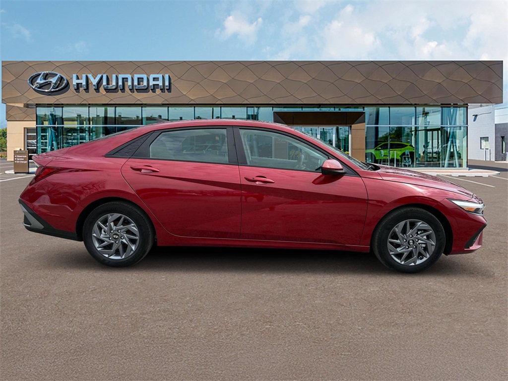 Vehicle image 6 of 19