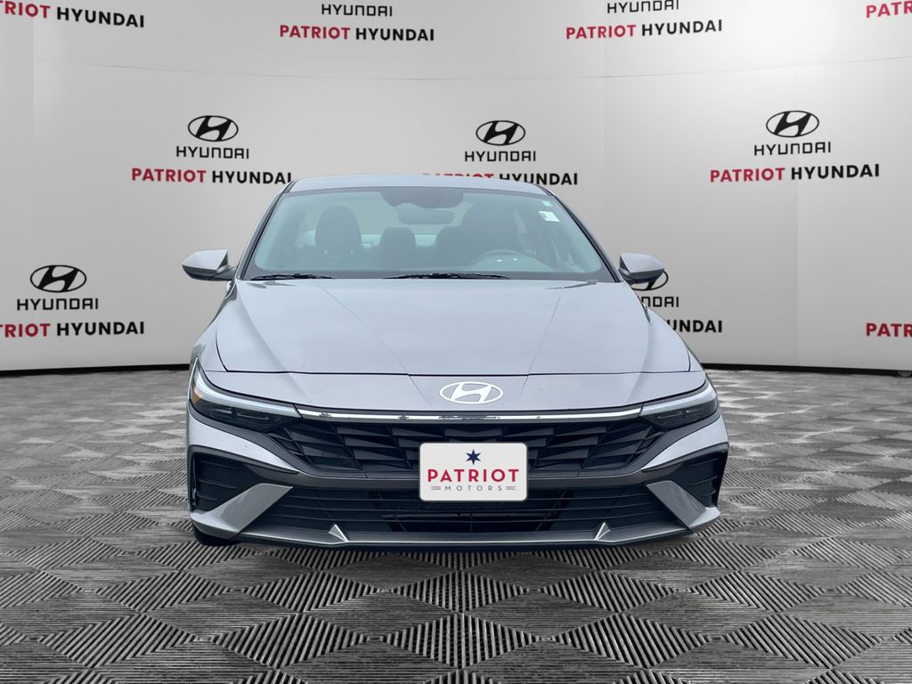 2024 Hyundai Elantra SEL Image 3 of 11