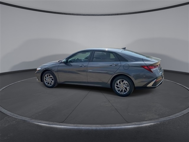 Vehicle image 6 of 19