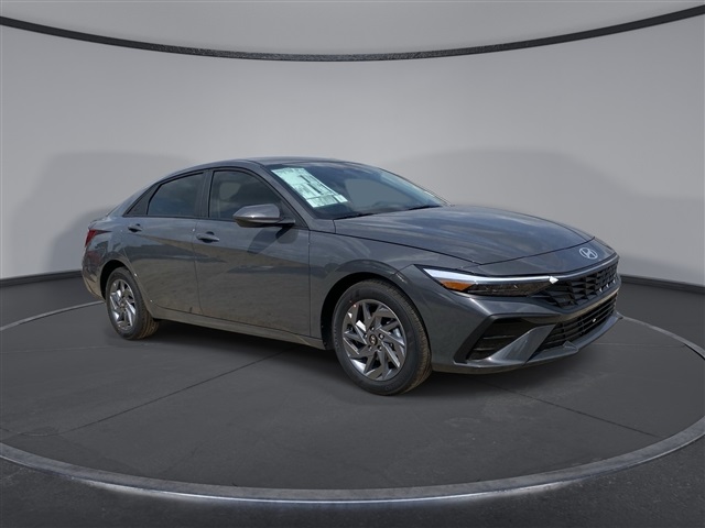 Vehicle image 7 of 19