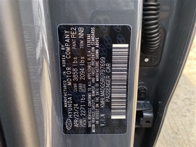 Vehicle image 18 of 19