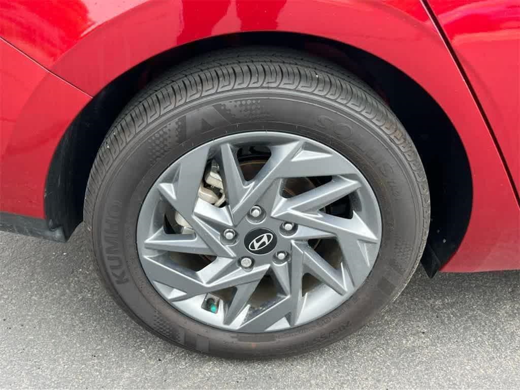 Vehicle image 24 of 52