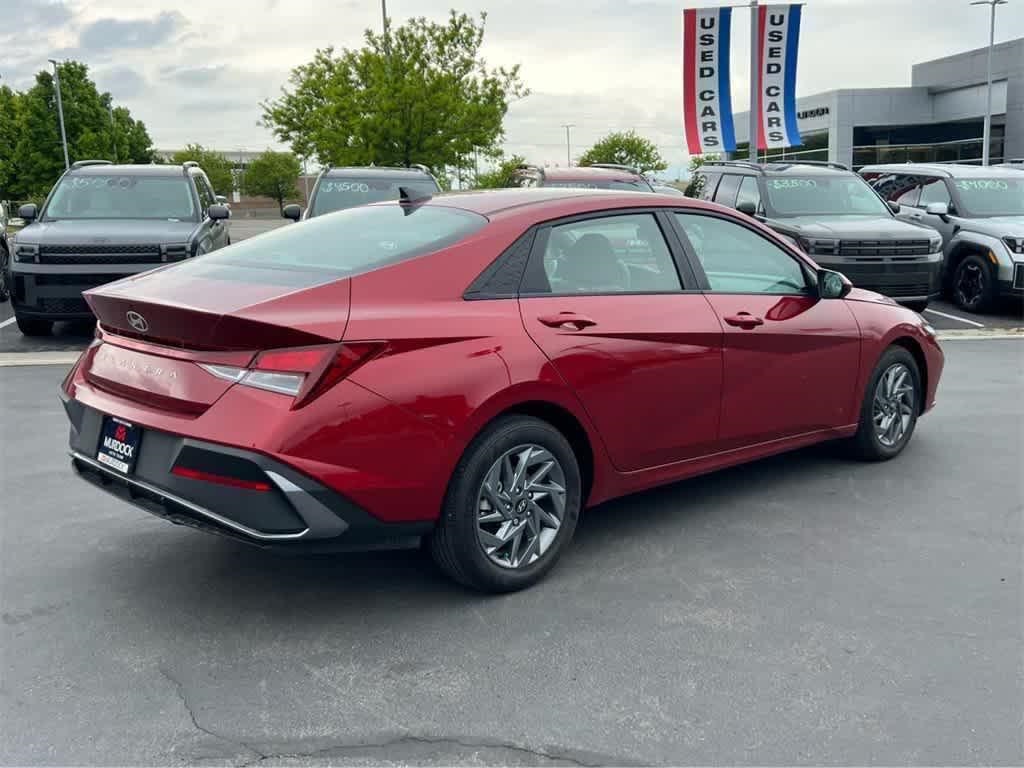 Vehicle image 14 of 52