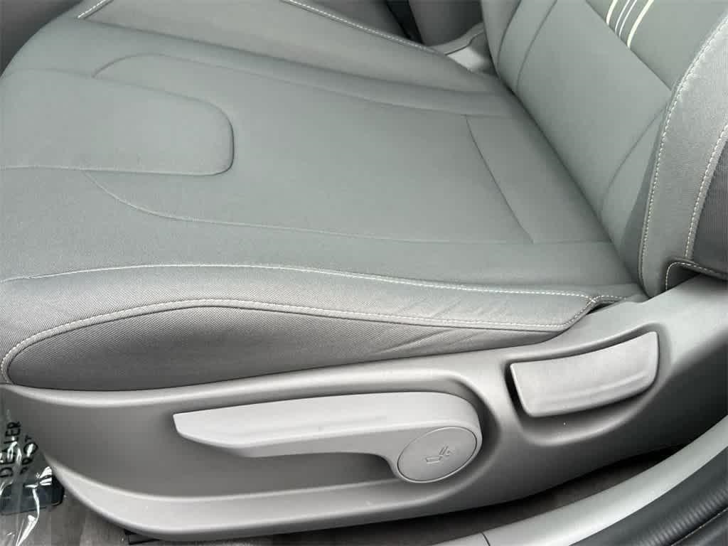 Vehicle image 44 of 52