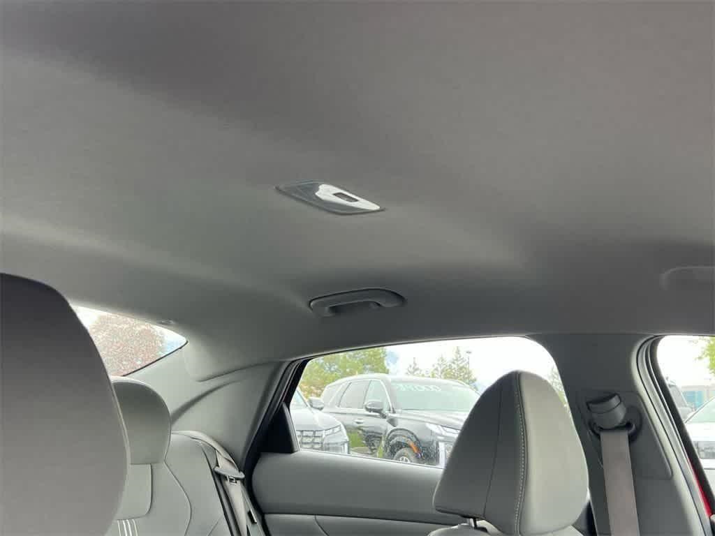 Vehicle image 29 of 52
