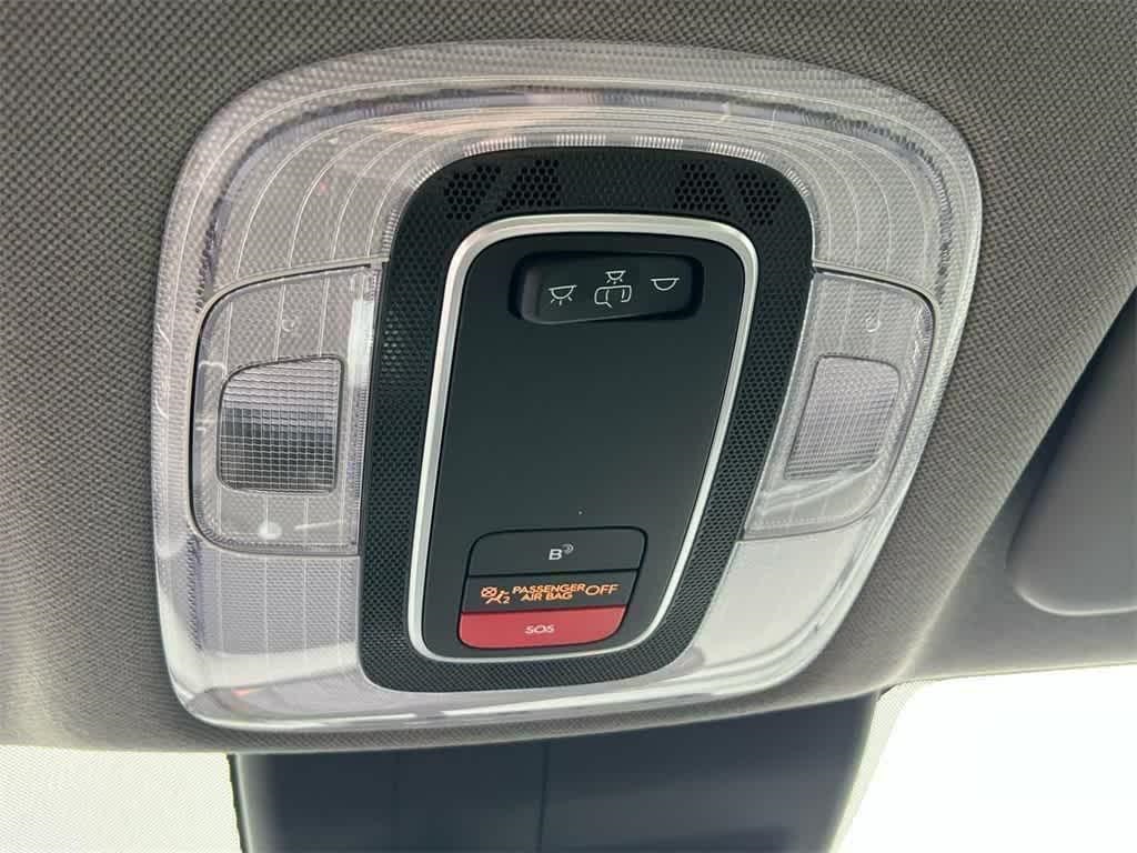 Vehicle image 49 of 52