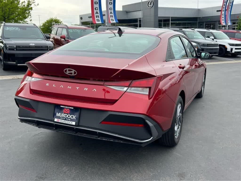 Vehicle image 15 of 52