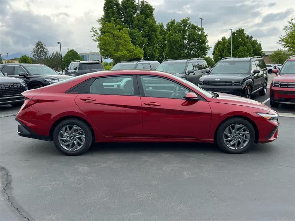 Vehicle image 7 of 52