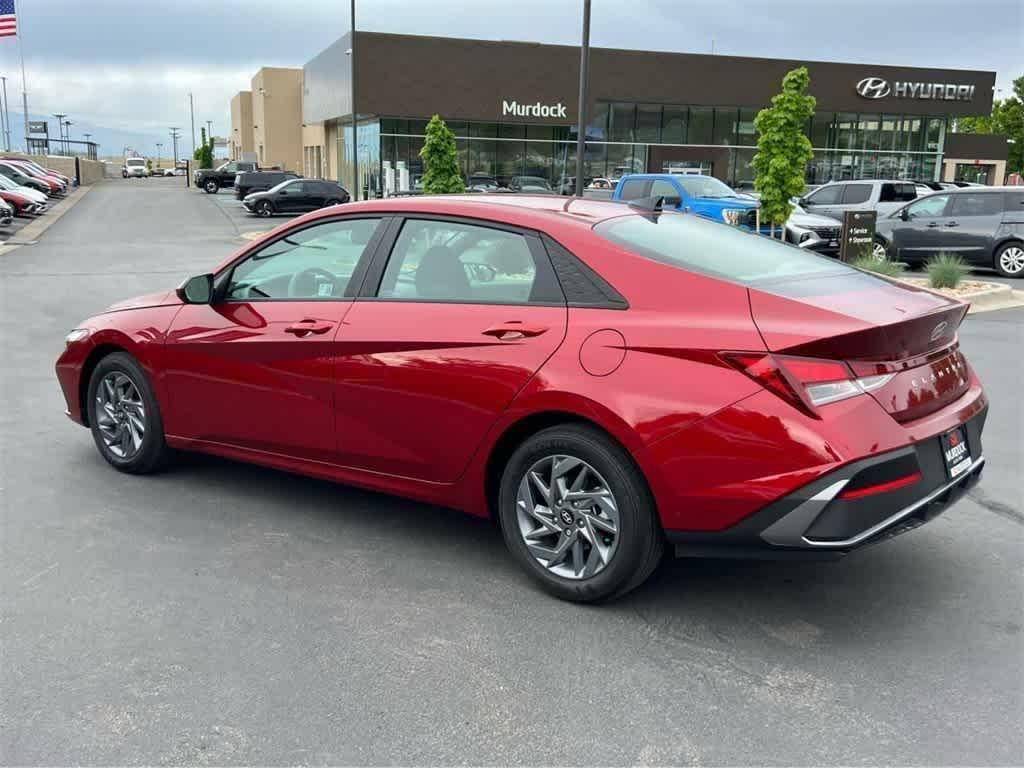 Vehicle image 8 of 52