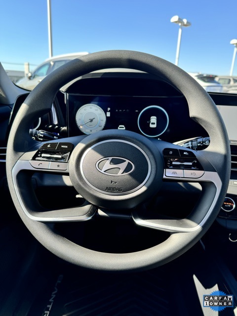 Vehicle image 17 of 30
