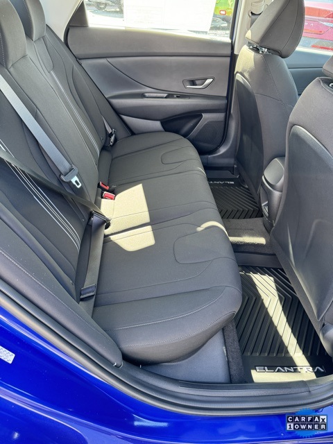 Vehicle image 12 of 30