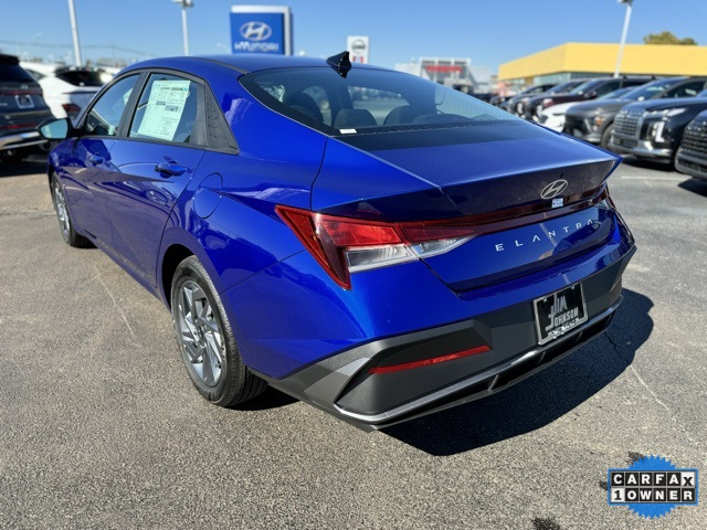 Vehicle image 7 of 30
