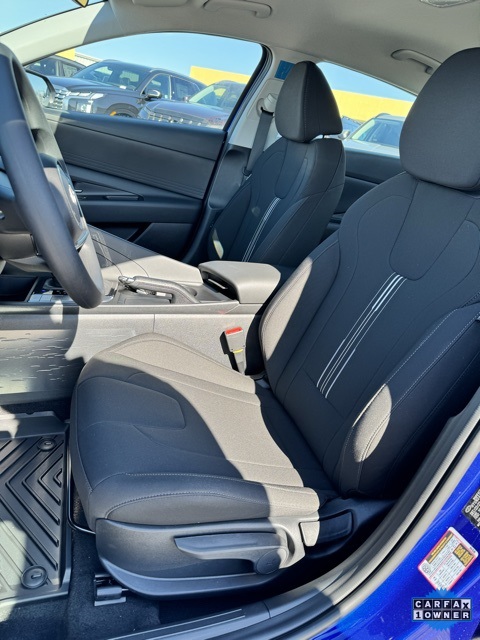 Vehicle image 13 of 30