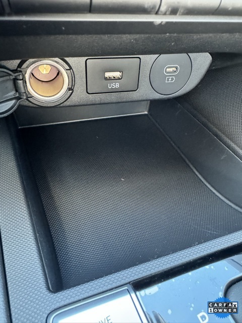 Vehicle image 26 of 30