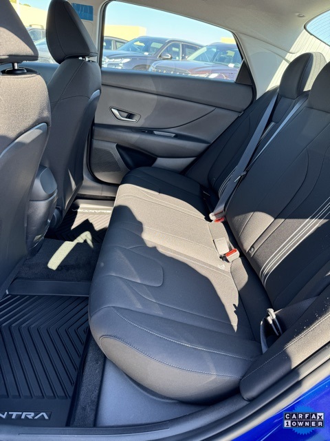 Vehicle image 14 of 30