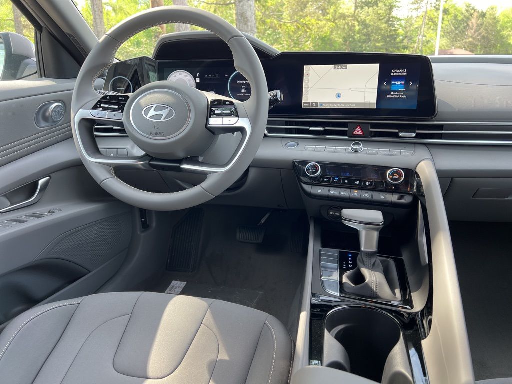 2024 Hyundai Elantra SEL Image 26 of 44