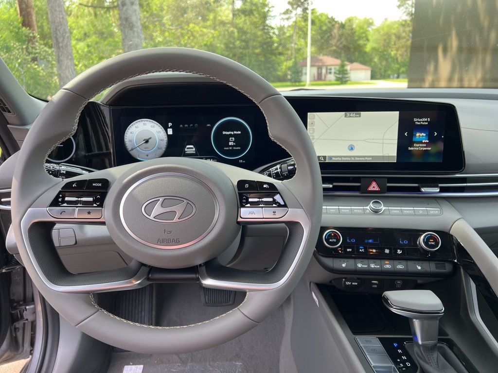 2024 Hyundai Elantra SEL Image 29 of 44