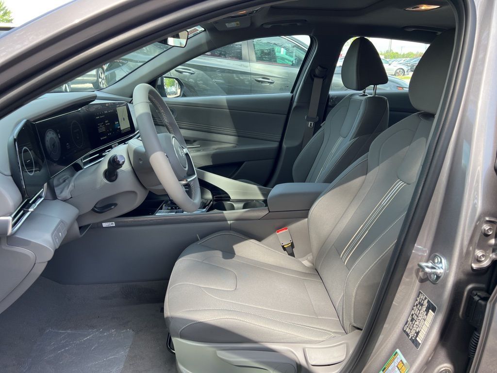 2024 Hyundai Elantra SEL Image 20 of 44