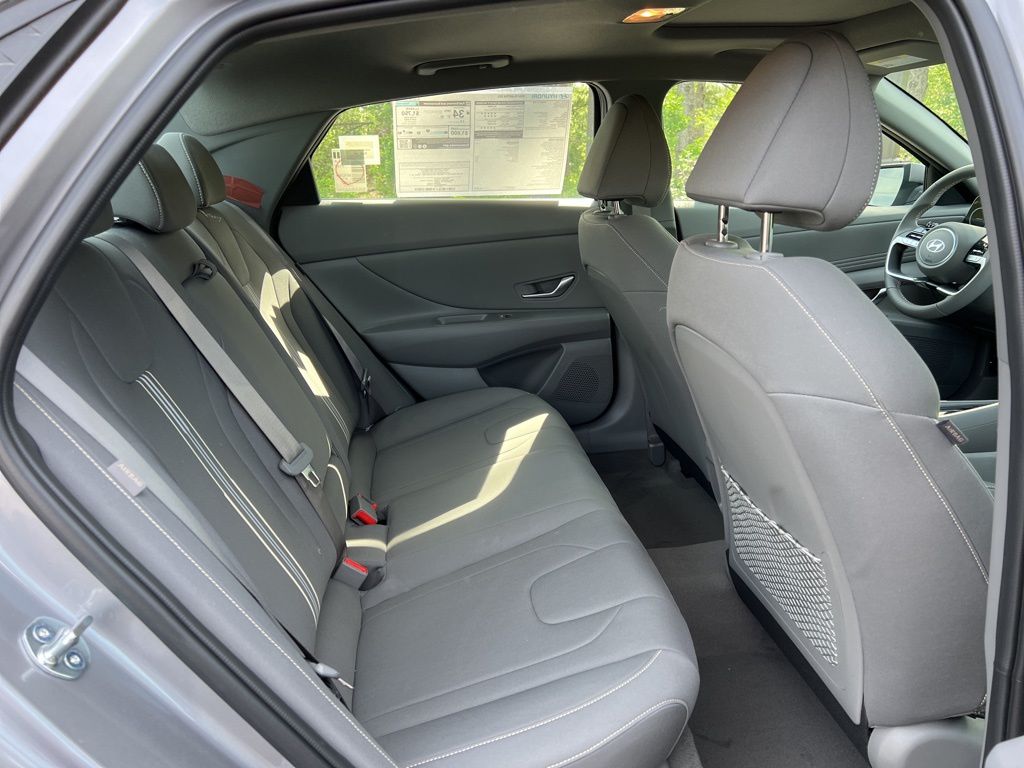 2024 Hyundai Elantra SEL Image 15 of 44