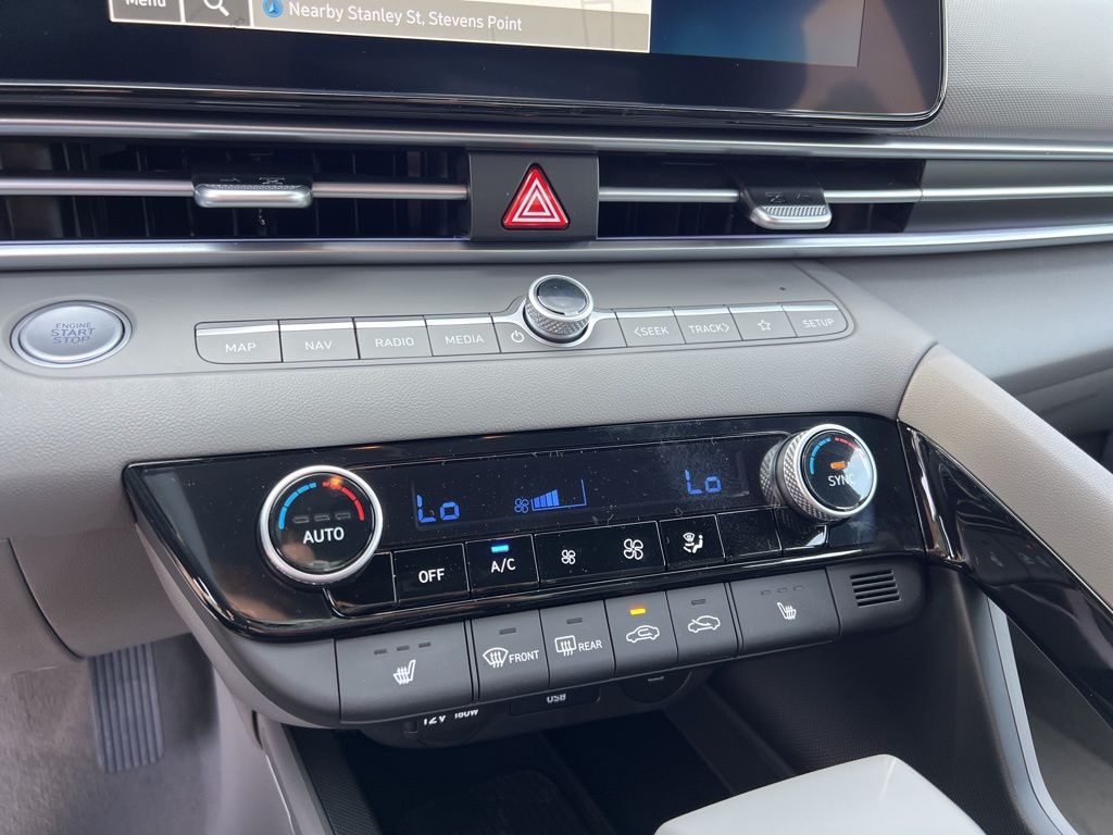 2024 Hyundai Elantra SEL Image 34 of 44