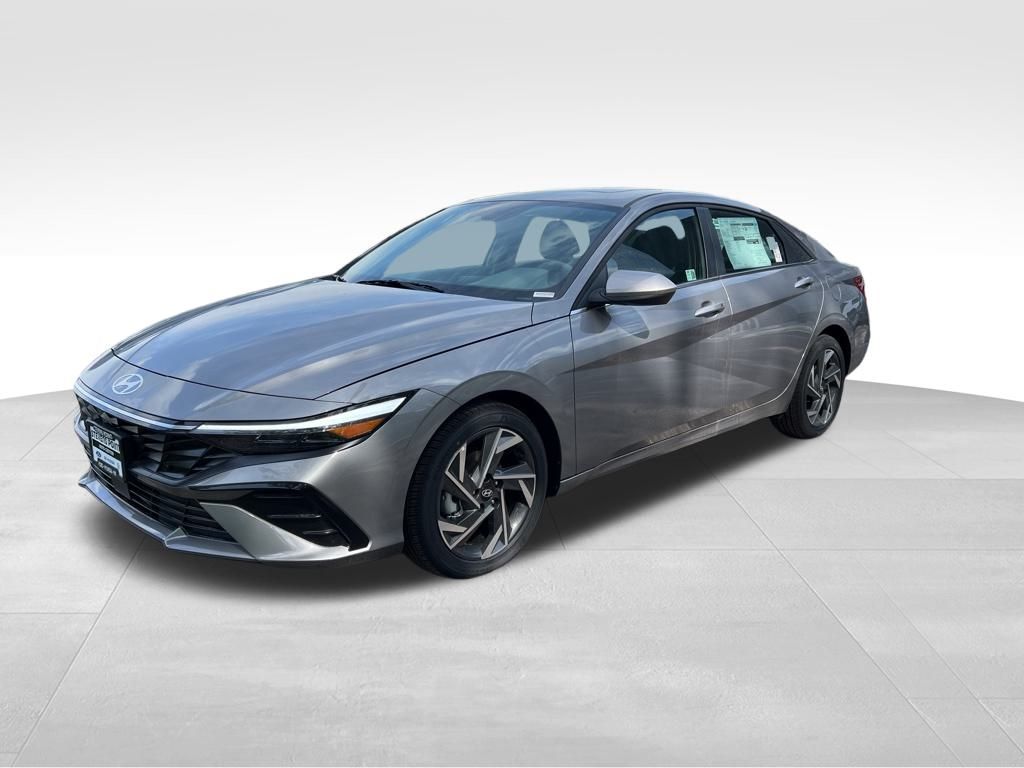 2024 Hyundai Elantra SEL Image 1 of 44