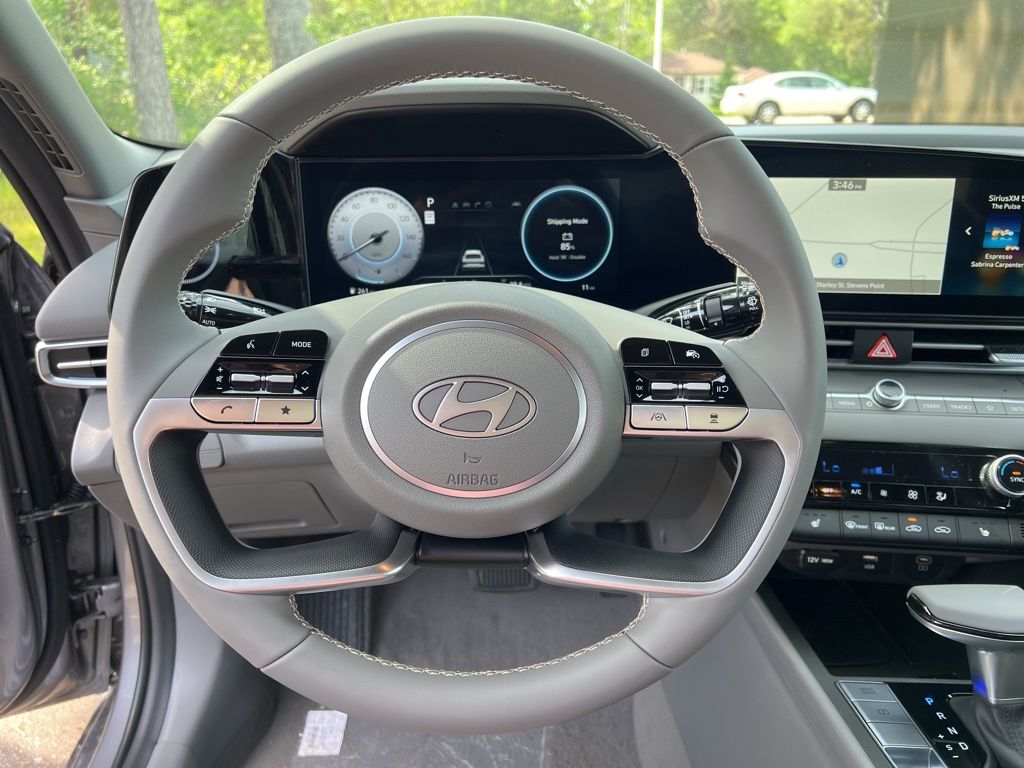 2024 Hyundai Elantra SEL Image 41 of 44