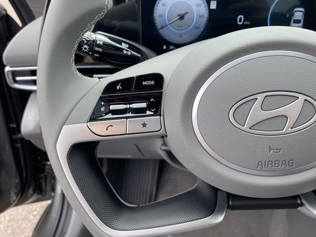 Vehicle image 24 of 25