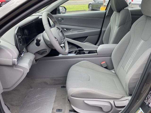 Vehicle image 11 of 25