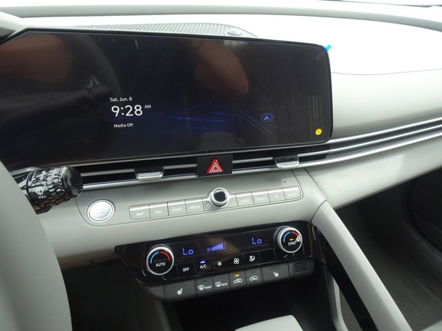 Vehicle image 12 of 13