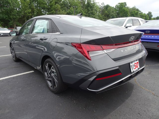 Vehicle image 5 of 13