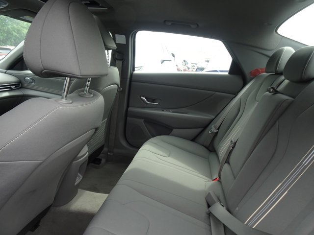 Vehicle image 10 of 13