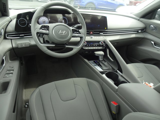 Vehicle image 9 of 13