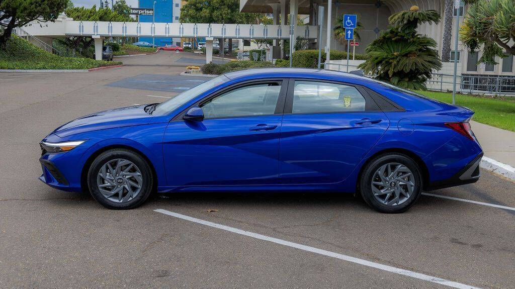 2024 Hyundai Elantra SEL Image 11 of 31