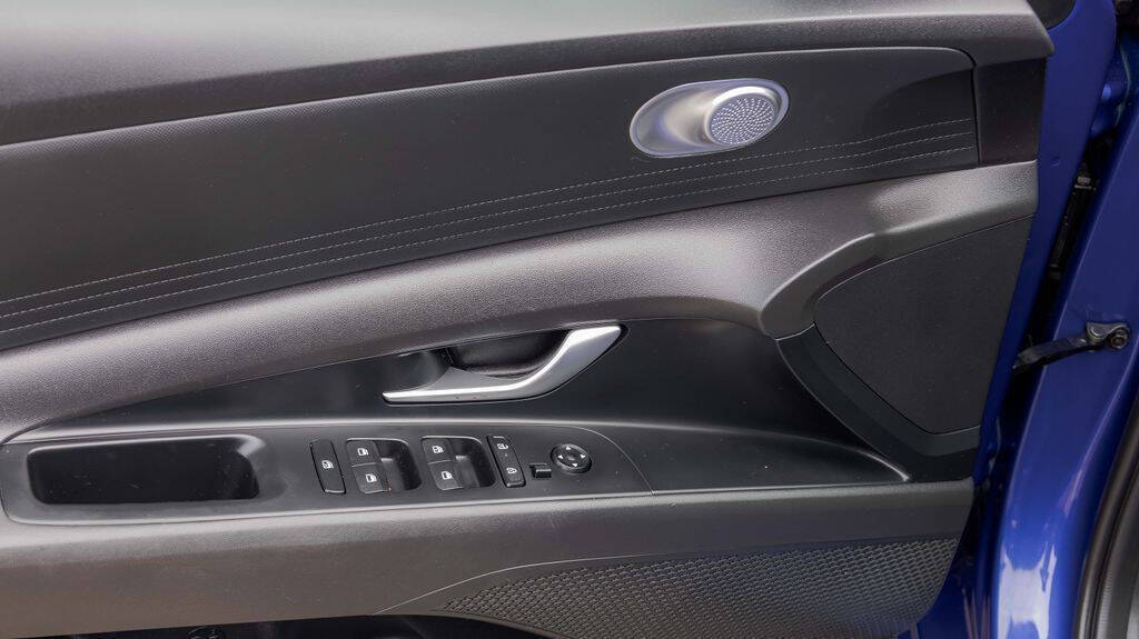 2024 Hyundai Elantra SEL Image 26 of 31