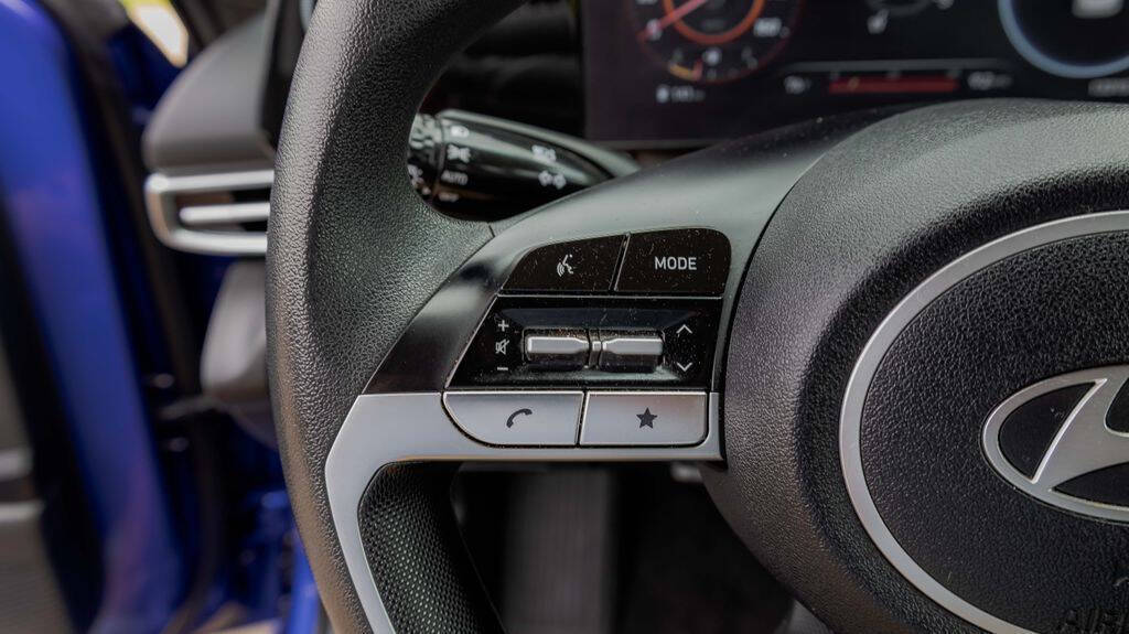 2024 Hyundai Elantra SEL Image 21 of 31