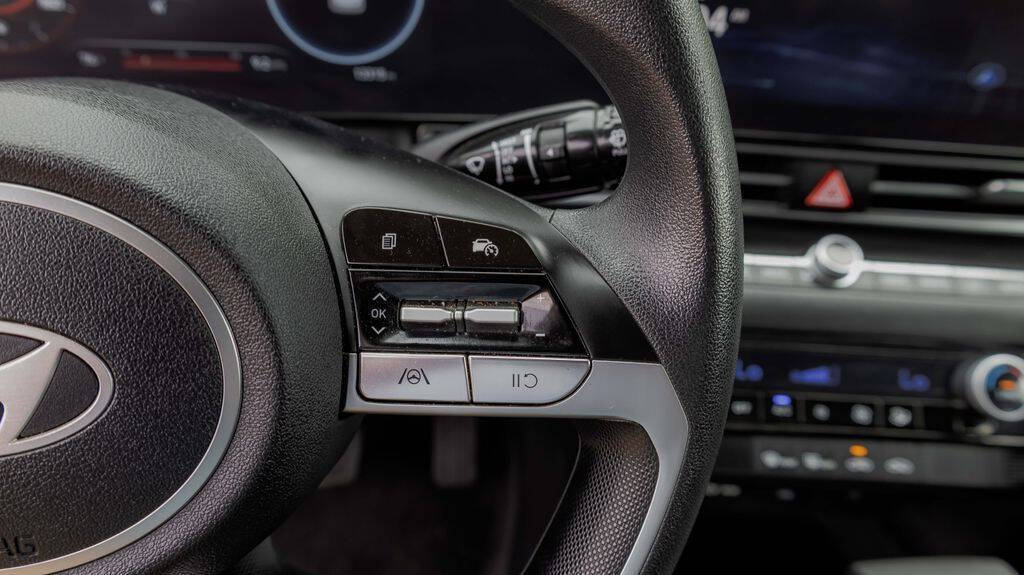 2024 Hyundai Elantra SEL Image 30 of 31