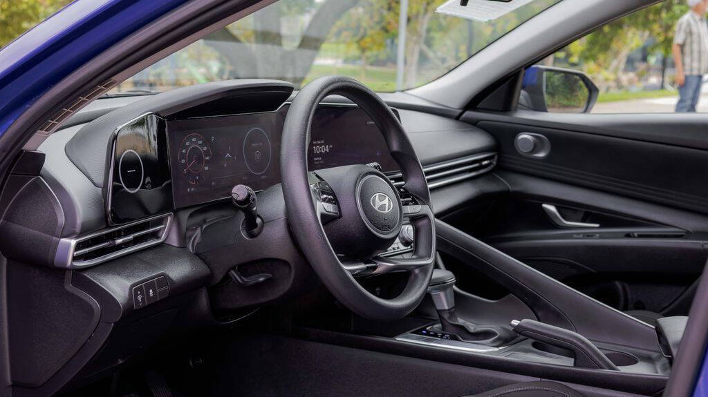 2024 Hyundai Elantra SEL Image 18 of 31