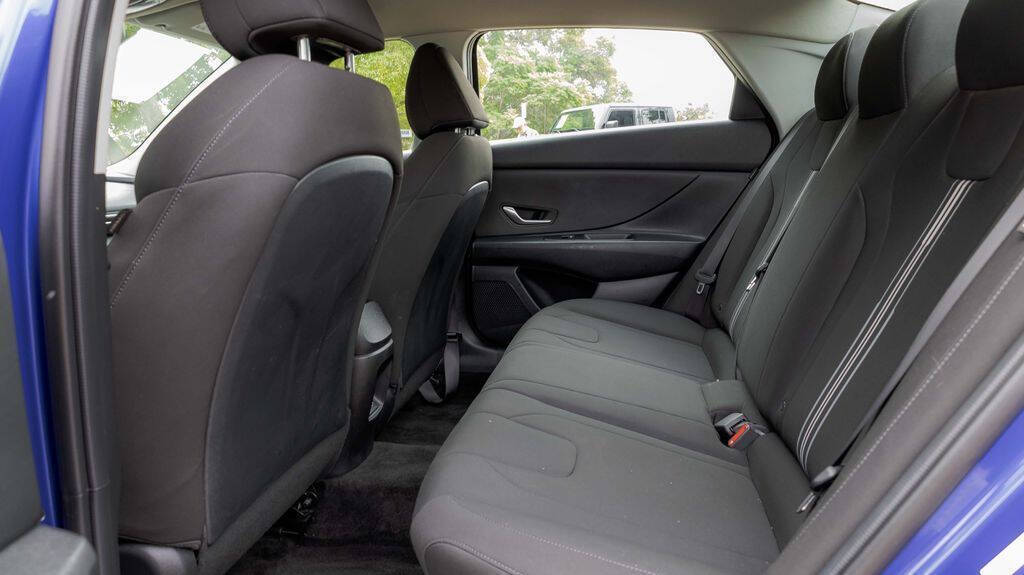 2024 Hyundai Elantra SEL Image 15 of 31