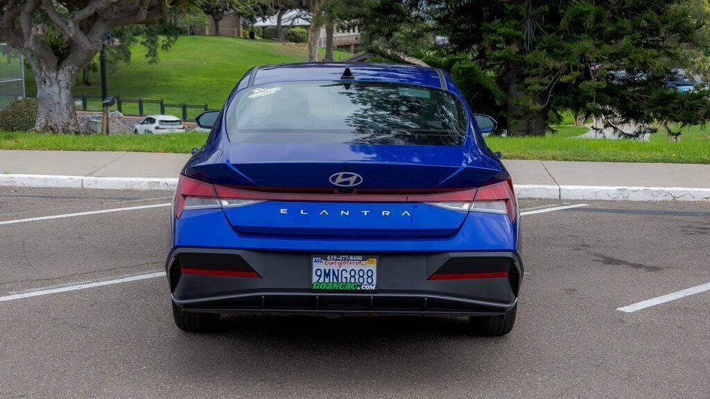 2024 Hyundai Elantra SEL Image 9 of 31