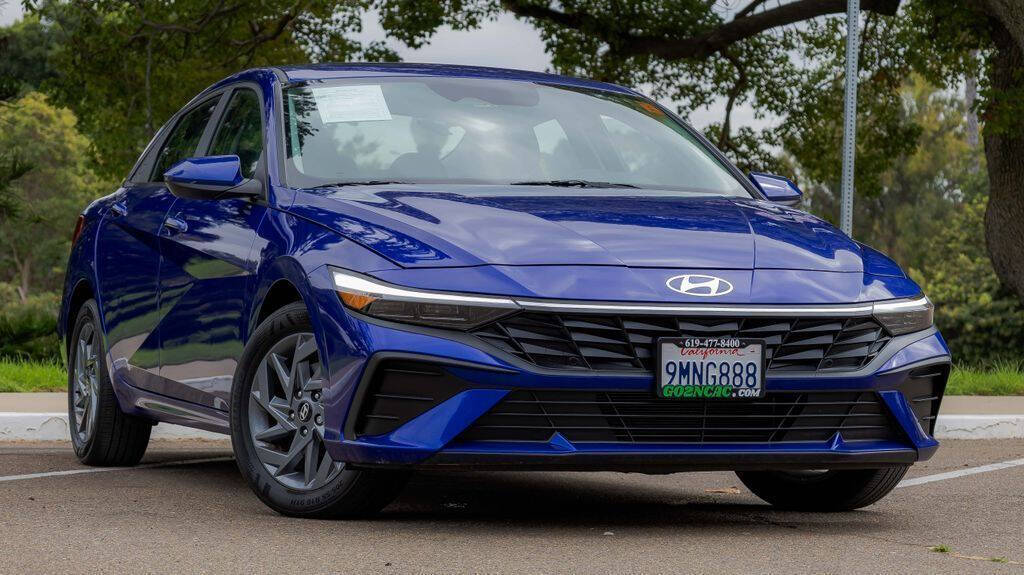 2024 Hyundai Elantra SEL Image 6 of 31