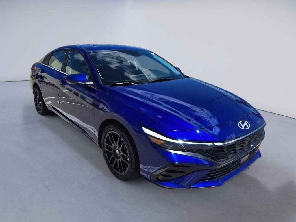 2024 Hyundai Elantra SEL Image 3 of 31