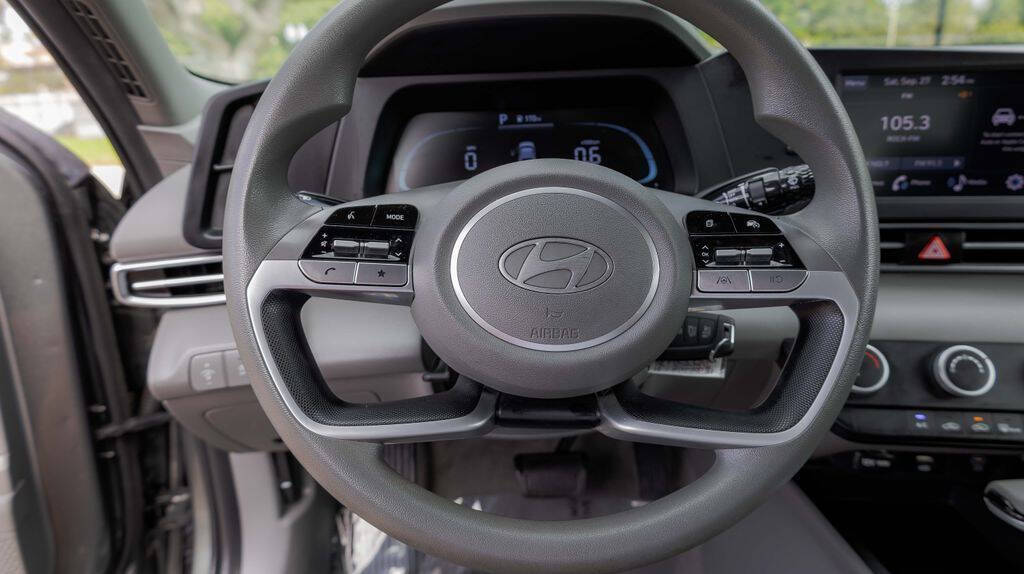2024 Hyundai Elantra SE Image 20 of 29