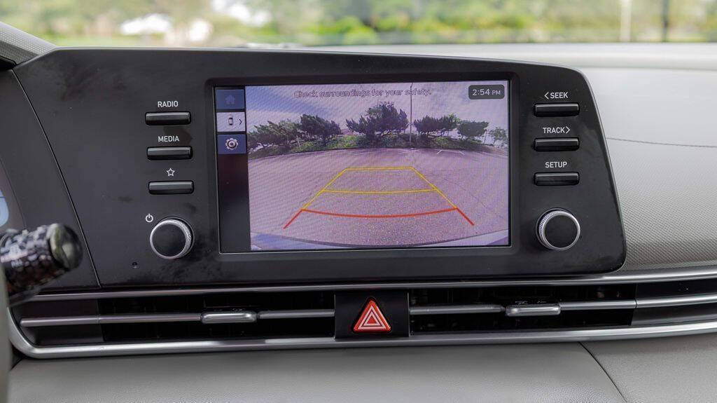 2024 Hyundai Elantra SE Image 24 of 29