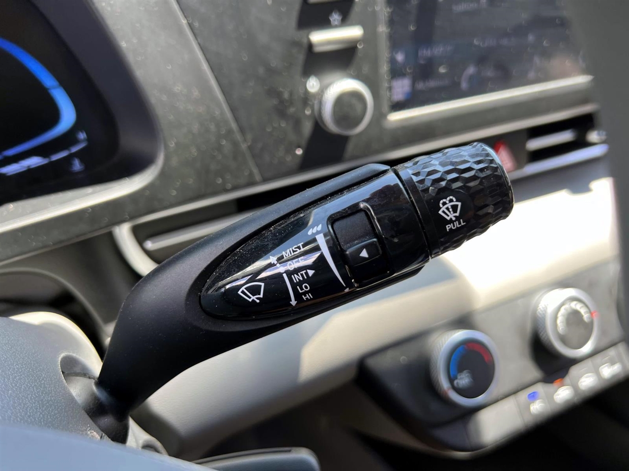 2024 Hyundai Elantra SE Image 25 of 28