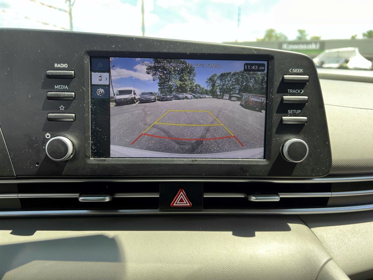 2024 Hyundai Elantra SE Image 12 of 28