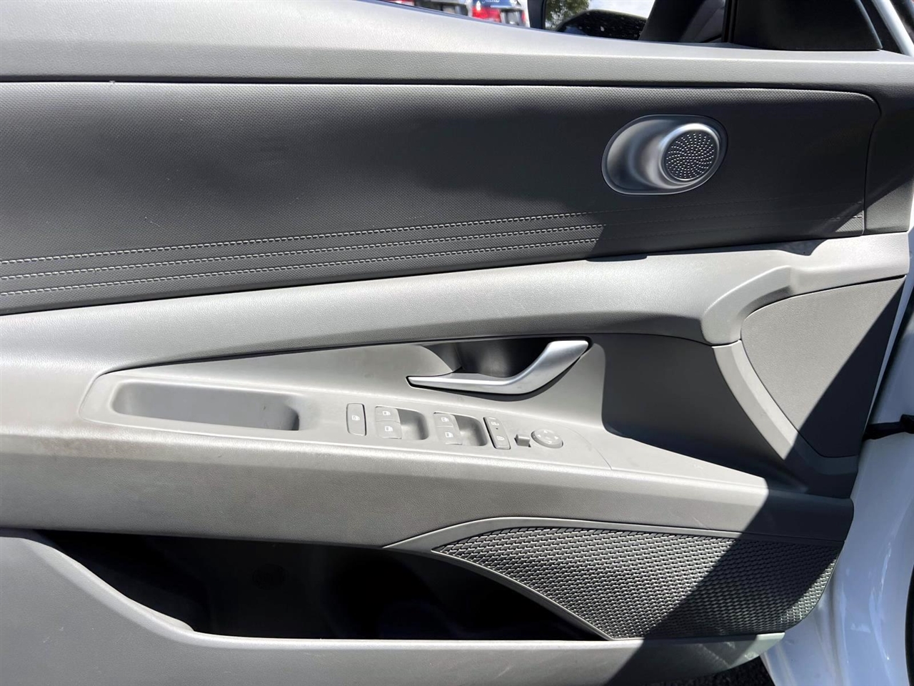 2024 Hyundai Elantra SE Image 16 of 28